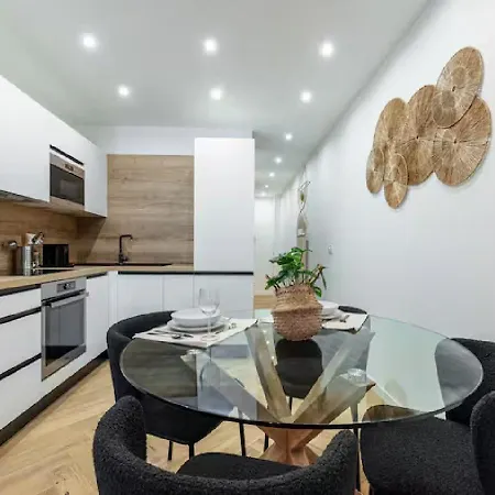 Carre Dor Design Confort And Centralite Nicea