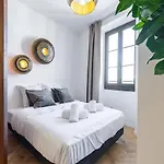 Carre Dor Design Confort And Centralite Apartman *