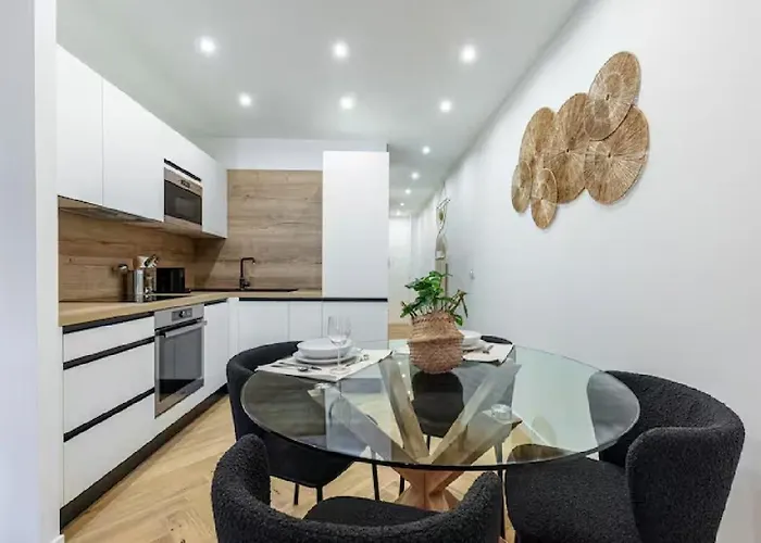 Carre Dor Design Confort And Centralite Nice